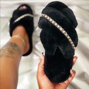 Faux Fur Slippers | Black